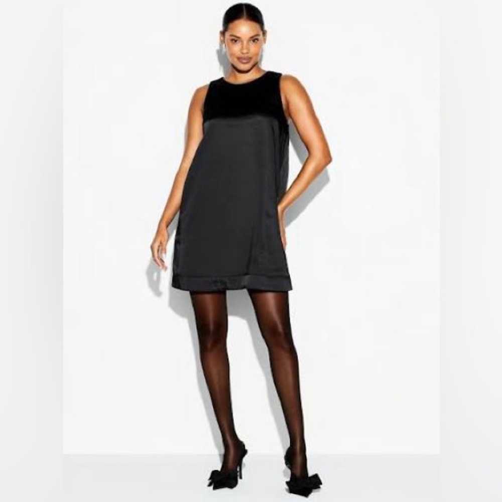 Black Sleeveless Dress